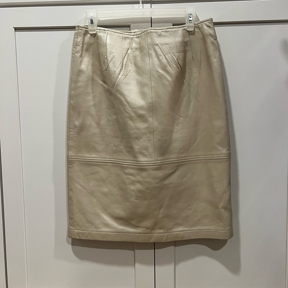 Saguaro leather suit ivory pearl color size M jacket size 8 skirt - Picture 5 of 15